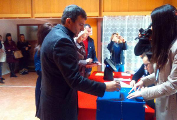 ИЗБОРИ У НИКШИЋУ: Опозиција одолела
